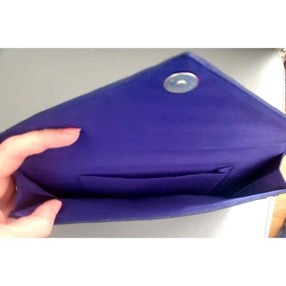 Beautiful Blue Fabric Beaded Evening Clutch With Detachable Chain Strap - Picture 3 of 3